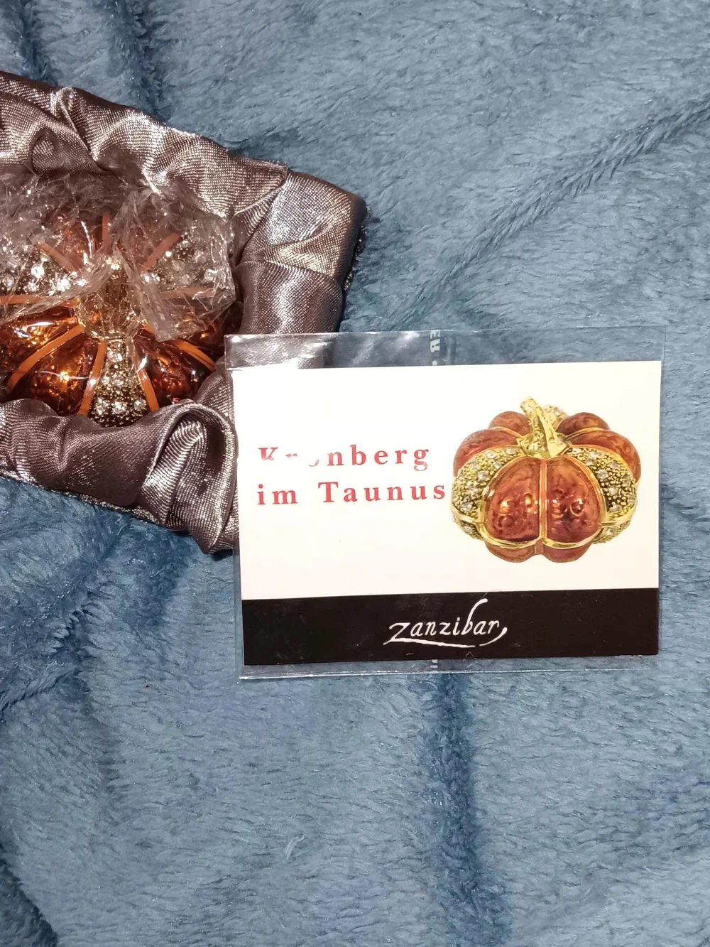 New Glass Pumpkin keepsake/Jewelry Box - Orange and Gold perfect For Gifting